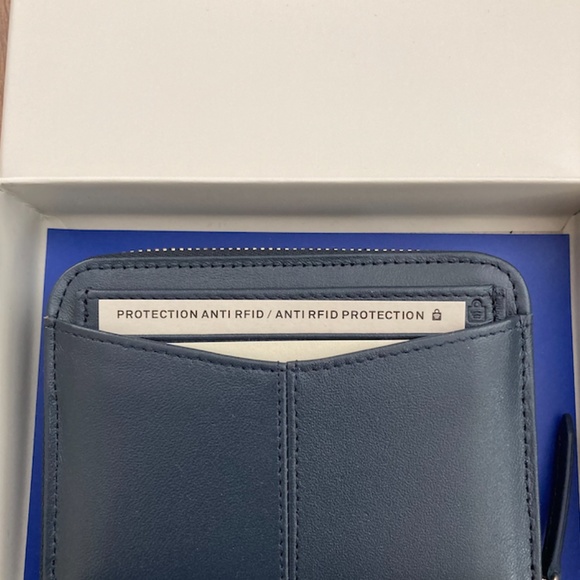 Le Tanneur Zipped Charlotte Smooth Leather Coin Purse - Picture 6 of 8